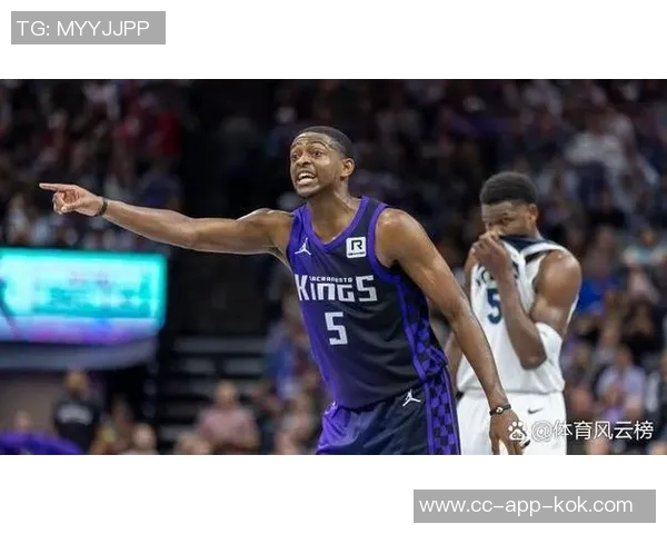 福克斯状态起伏20投9中贡献25分5篮板9助攻正负值惨淡19